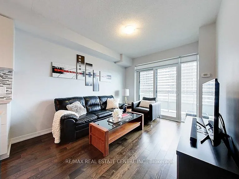 2560 Eglinton Ave W #903 — Photo 8
