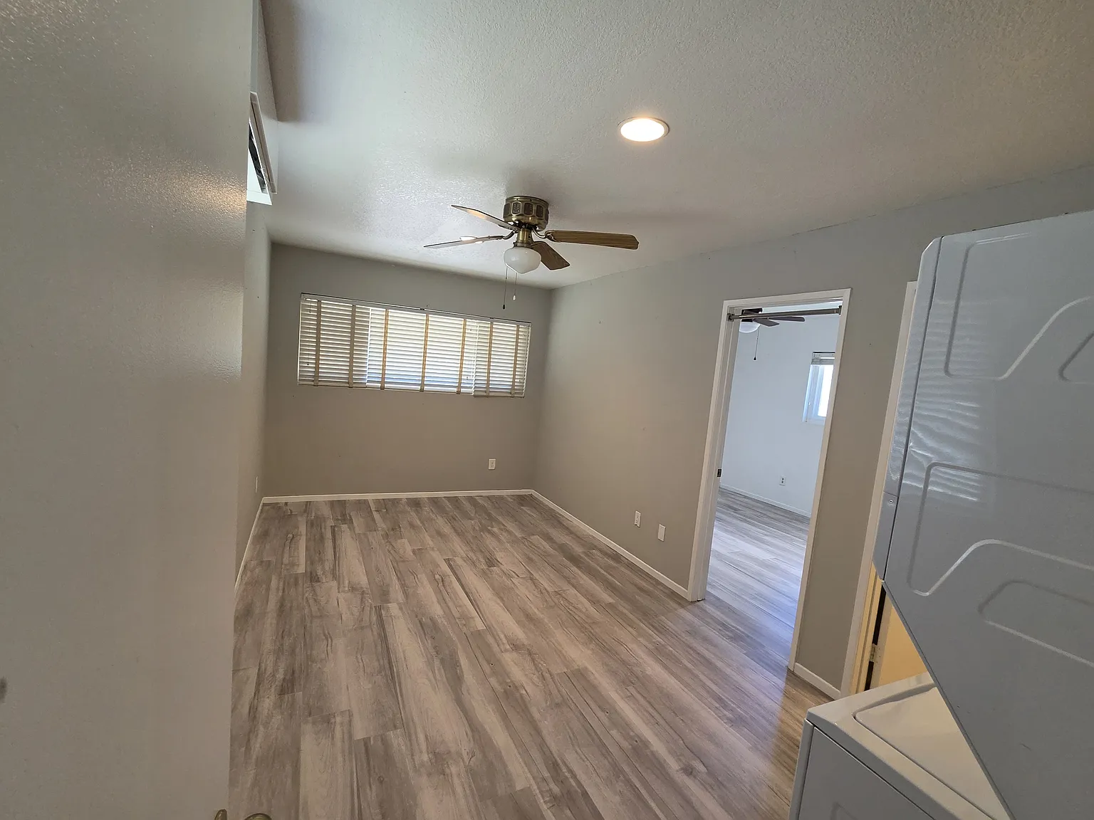 1 bed, 850 sqft, $2,200 — Photo 2