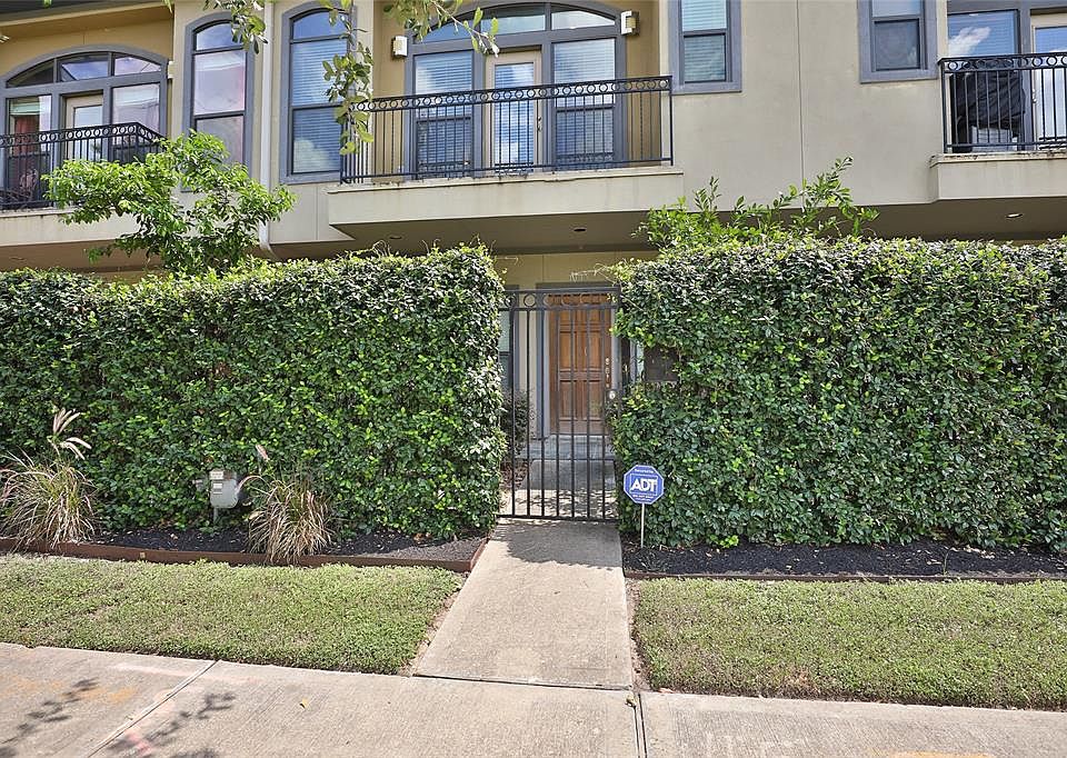 1st image of 1115 Saint Charles St