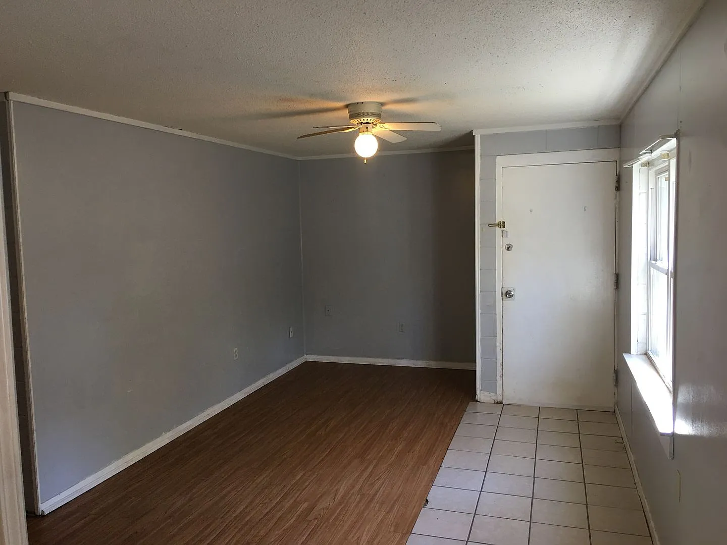 2 Bed 1 Bath Duplex — Photo 2