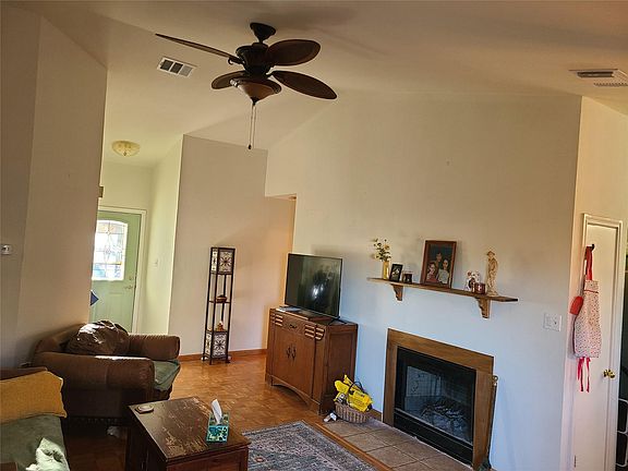 2nd image of 806 Black Locust Dr