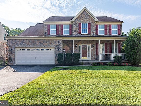 2nd image of 207 Oak Valley Dr