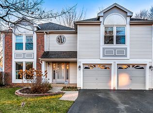 250 N Fiore Pkwy, Vernon Hills, IL