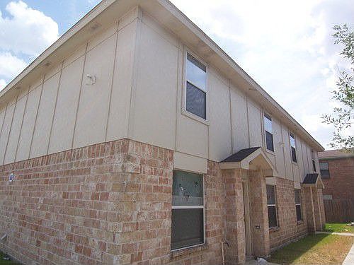 3rd image of 733 Sonesta Dr