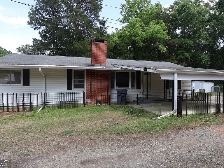 140 Bell Ave SE — Photo 32