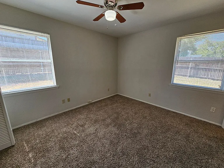 2906 Candlewick Ln — Photo 14