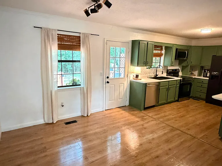 5105 Hunter Village Dr — Photo 7