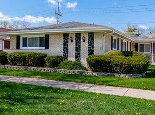 9938 W Cermak Rd, Westchester, IL 60154