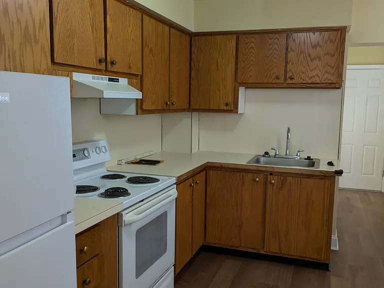 720 S Harrison St — Photo 3