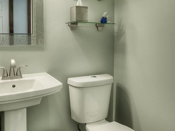 5th image of 2619 Jack Pine St
