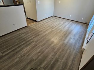 3719 W 9th St APT 6, Waterloo, IA 50702