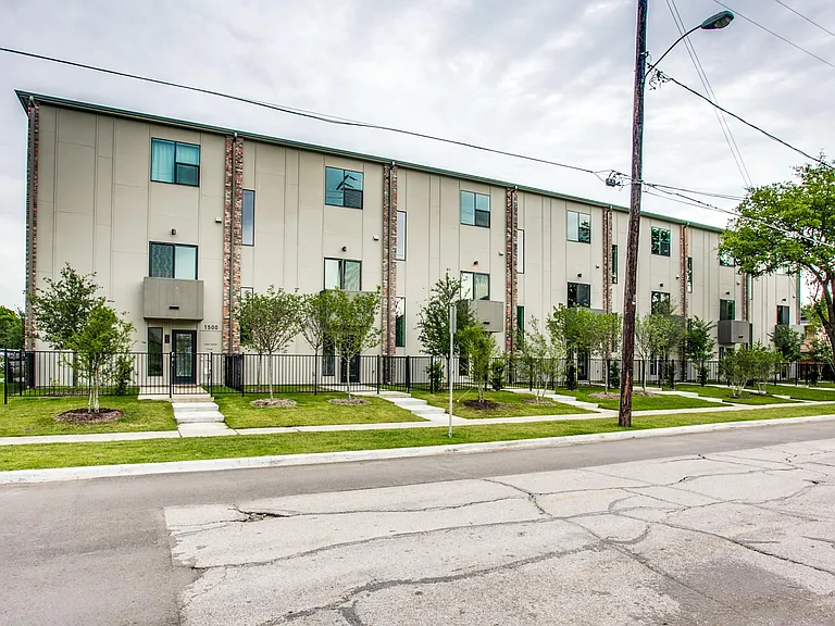 Townhomes on Bennett — Photo 29