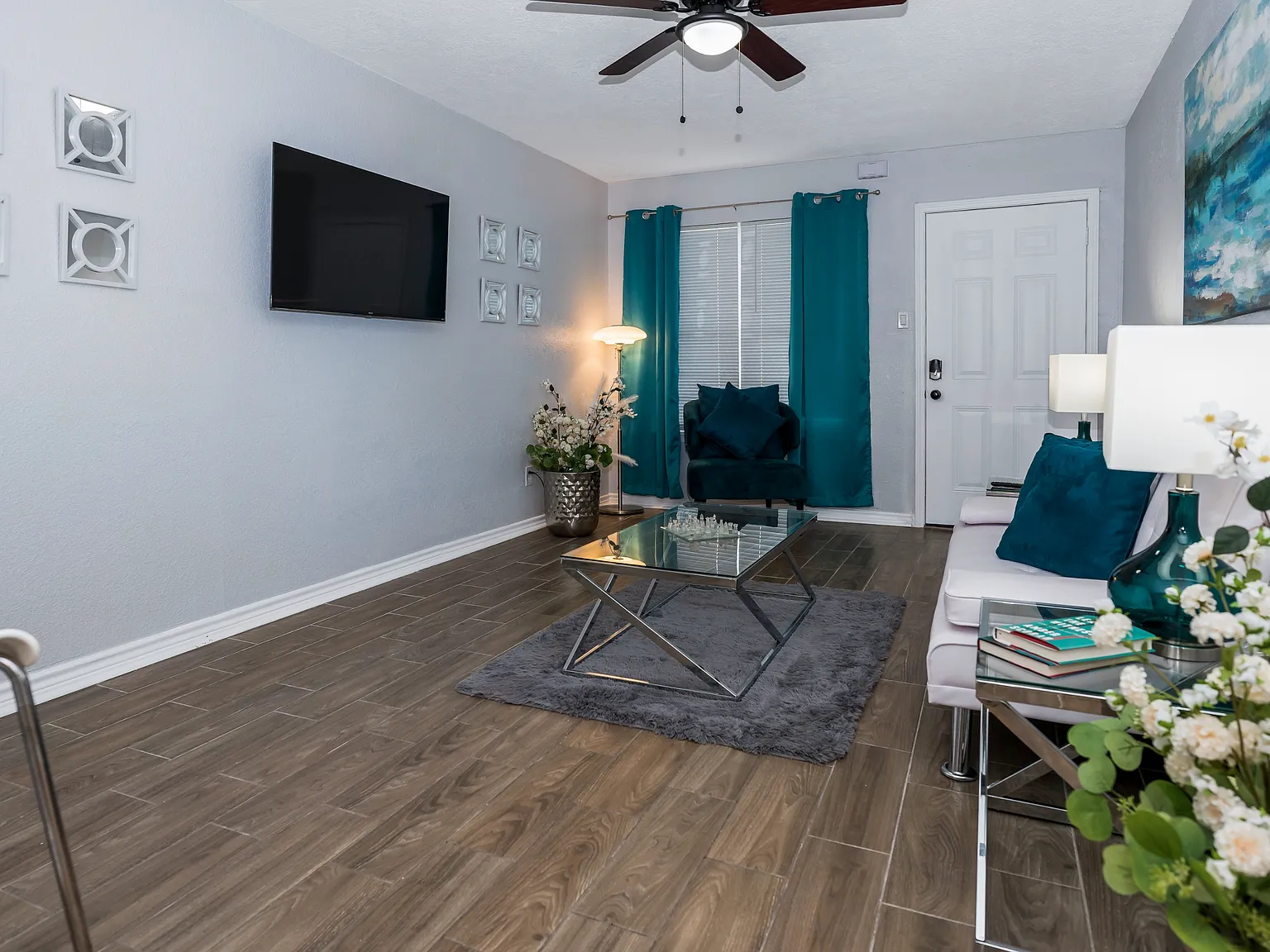 2402 Berry Street - 3 — Photo 2