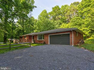 220 Pine View Dr, Denver, PA 17517