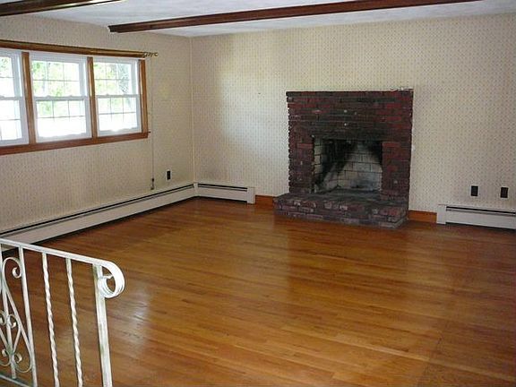 Living Room w/ Fireplace
