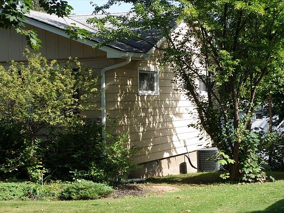 3rd image of 78 Hillcrest Dr