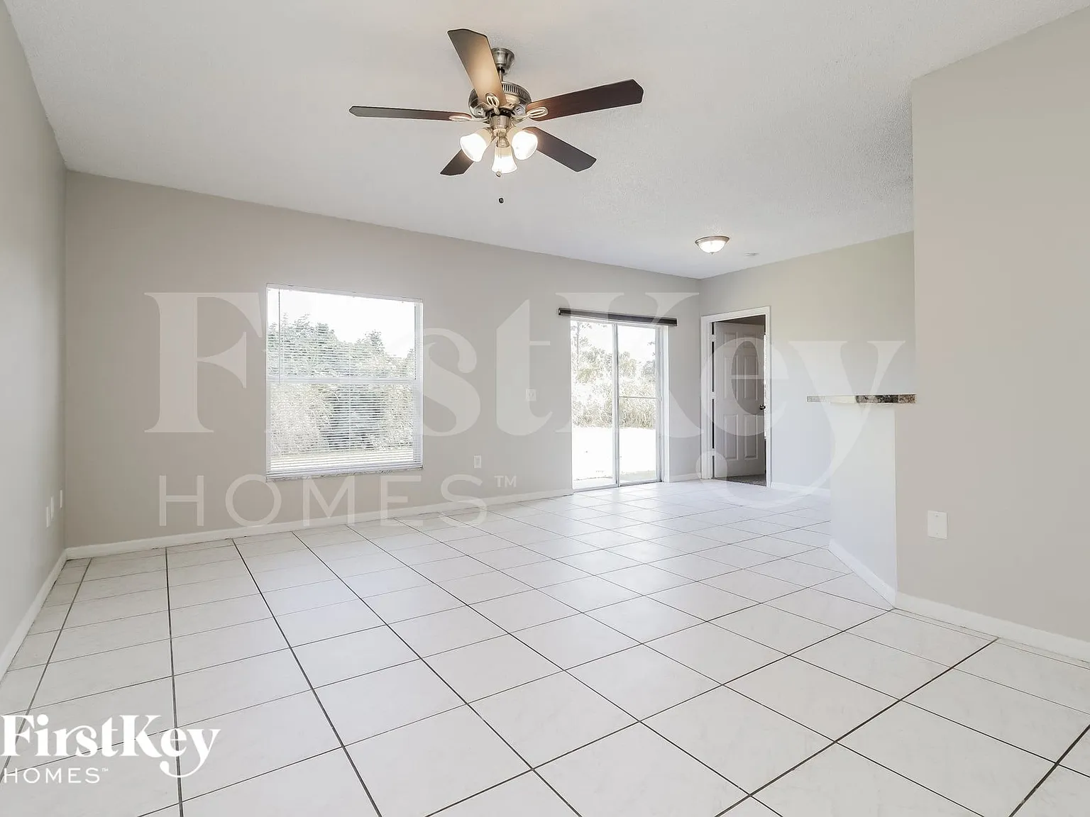 4 bed, 2.0 bath, 1300 sqft, $1,595 — Photo 2