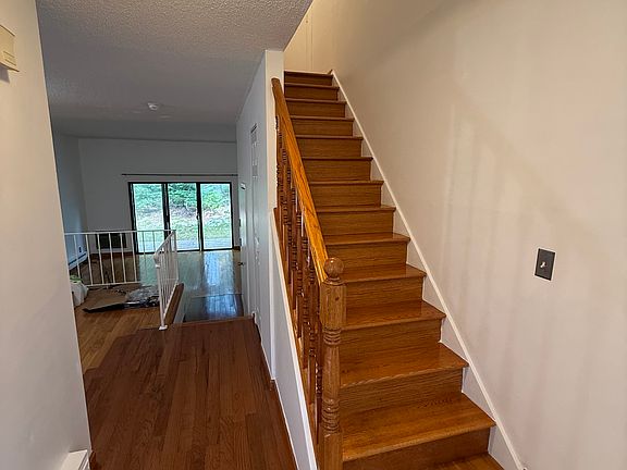 5th image of 11 King Arthur Dr #4J