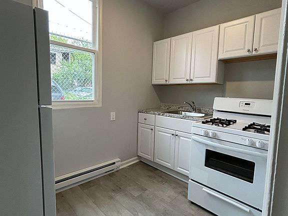4th image of 1671 Orthodox St #1F