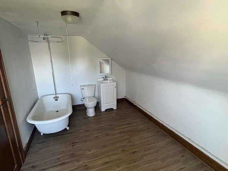 15735 Clifton Blvd #3 — Photo 10