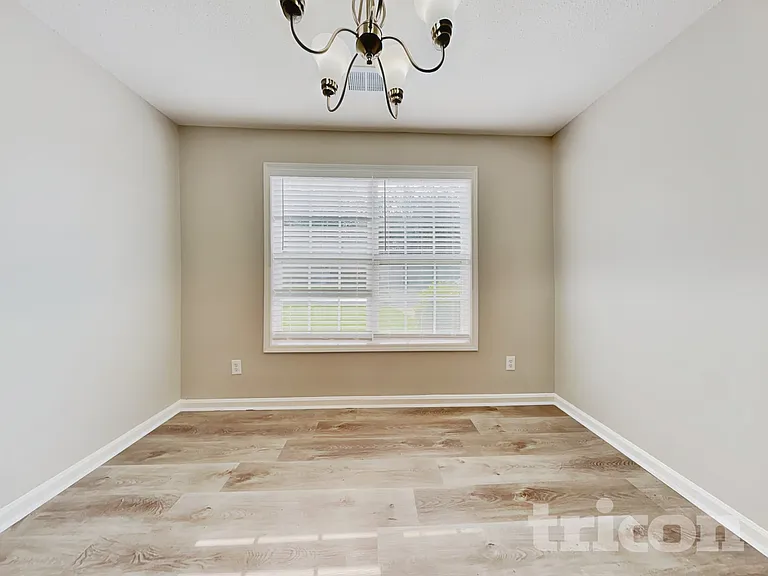 39 Lofty Pine Ln — Photo 4