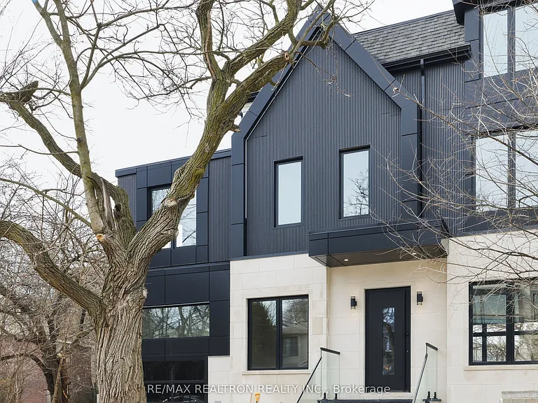 1002 Spadina Rd — Photo 47