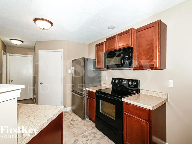 10855 Walnut Grv — Photo 8