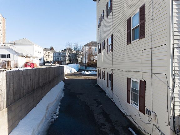 5th image of 144 Choate St