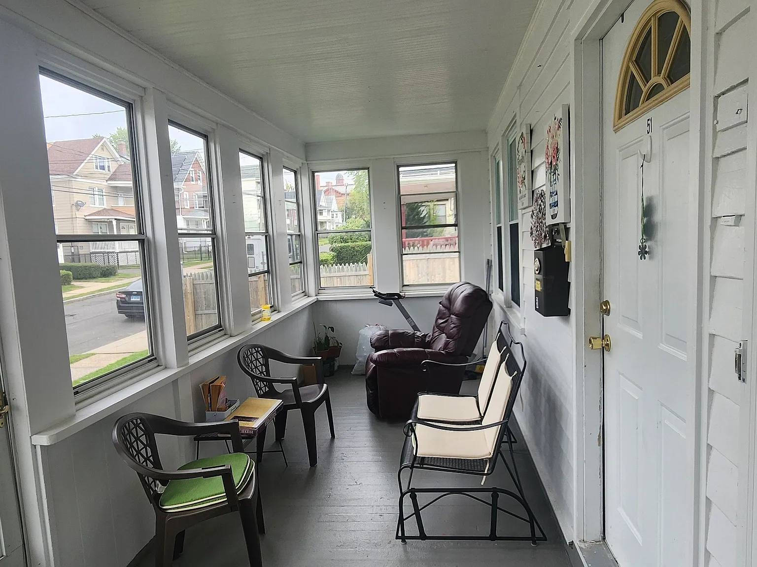 2 bed, 1.0 bath, 2767 sqft, $1,625 — Photo 3