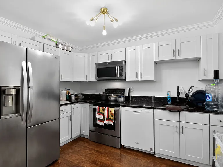 2925 Wythe Ct — Photo 3
