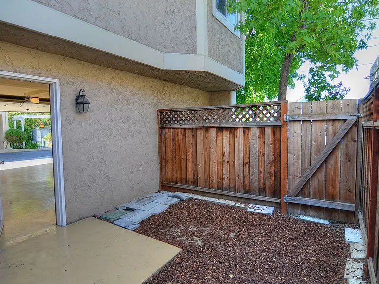 1461 Main St #1 — Photo 3