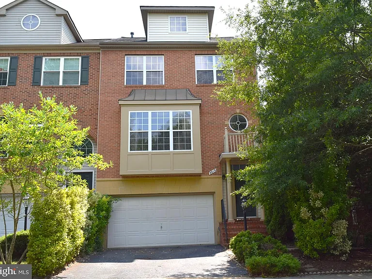 8819 Blue Royale Ln — Photo 3