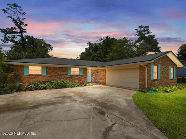 17 OAKS Drive, Jacksonville Beach, FL 32250