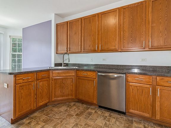 5th image of 4924 Montauk Dr