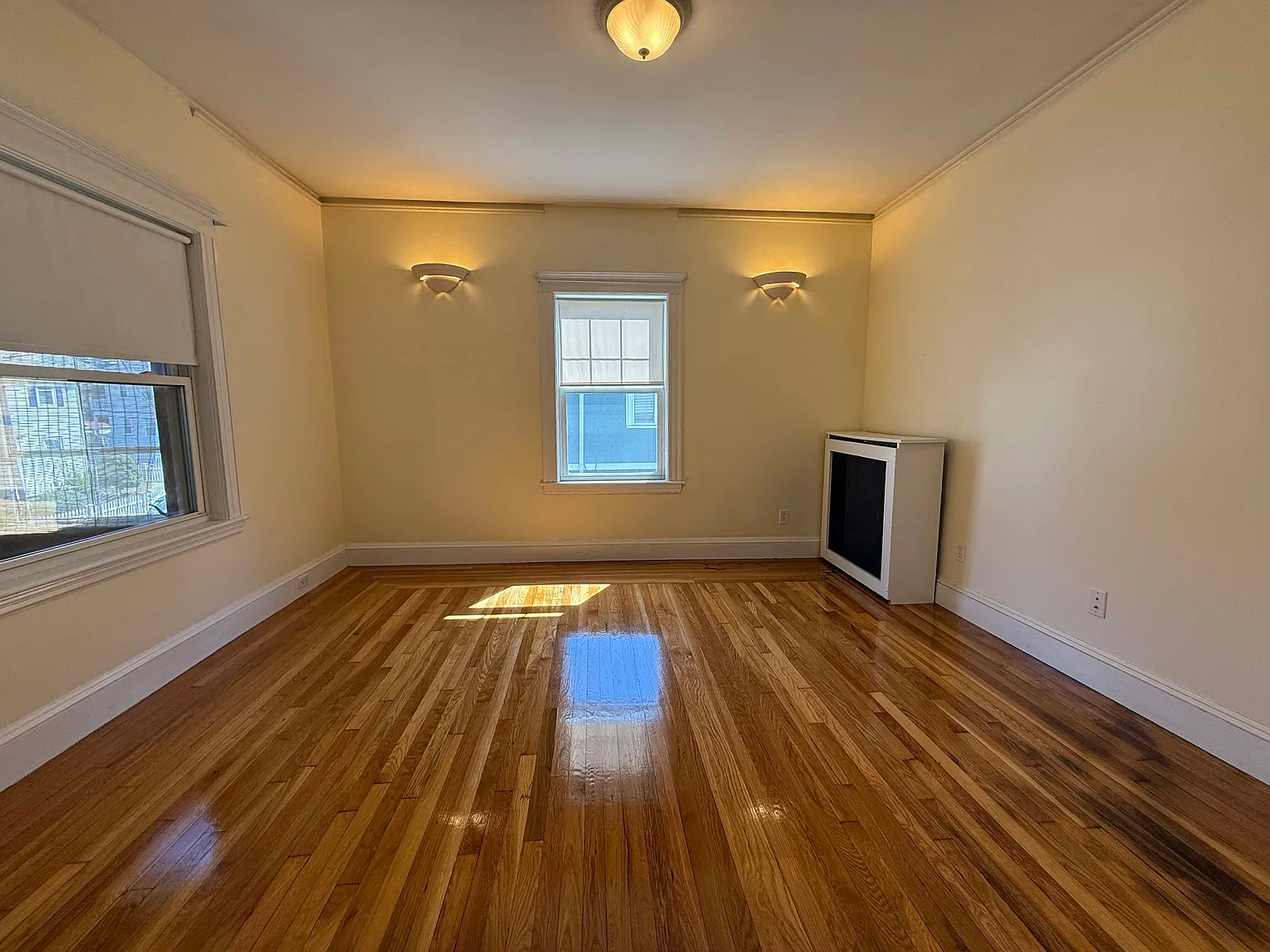 3 bed, 1200 sqft, $3,000 — Photo 4