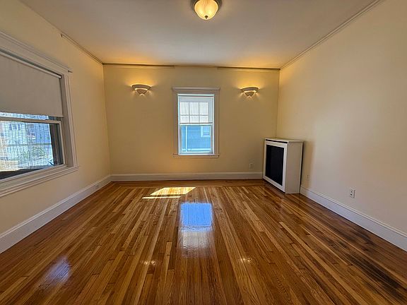 4th image of 94-96 Harriet St