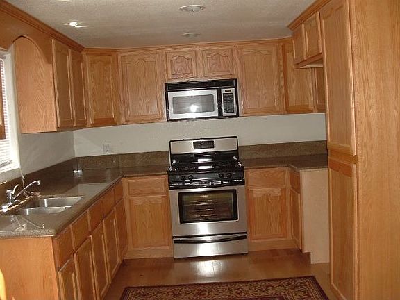 5th image of 774 W 17th St