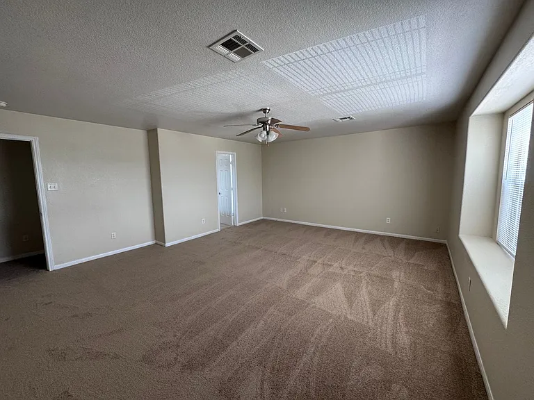 2201 Riley Dr — Photo 25