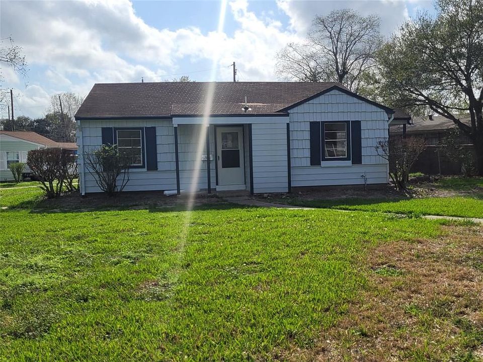 1st image of 7308 Oak Hill Dr