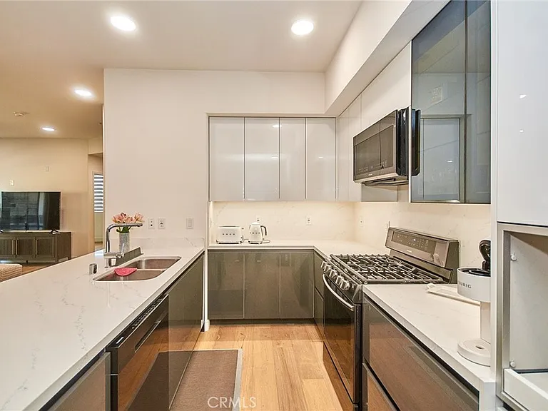 820 S Wilton #304 — Photo 13