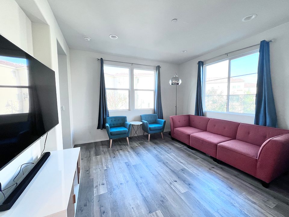 Spacious Modern Living Room