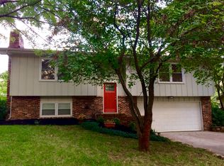 2102 Melholland Rd, Lawrence, KS 66047