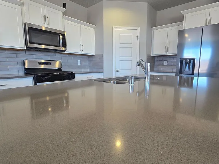 3209 Tazanita Loop SE — Photo 8