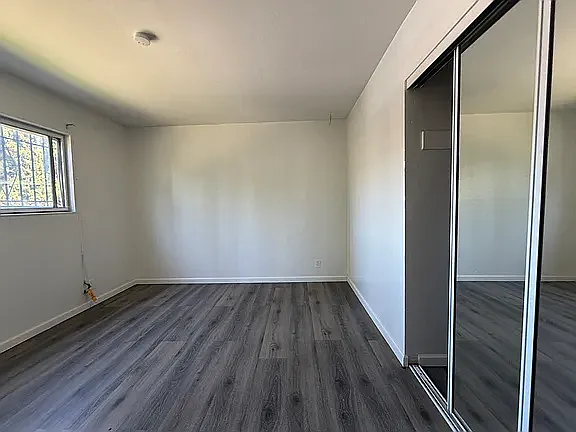 Bright & Comfortable 1-Bedroom in Oakland's Dimond District Parking Available — Photo 1