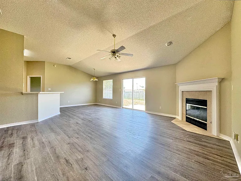 537 Batten Blvd — Photo 3