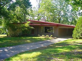 1st image of 1109 E Overcrest St