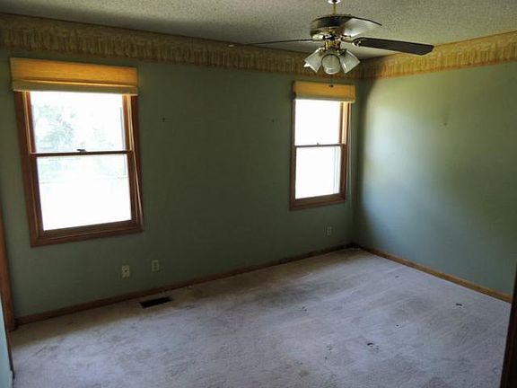5th image of 211 Garden St