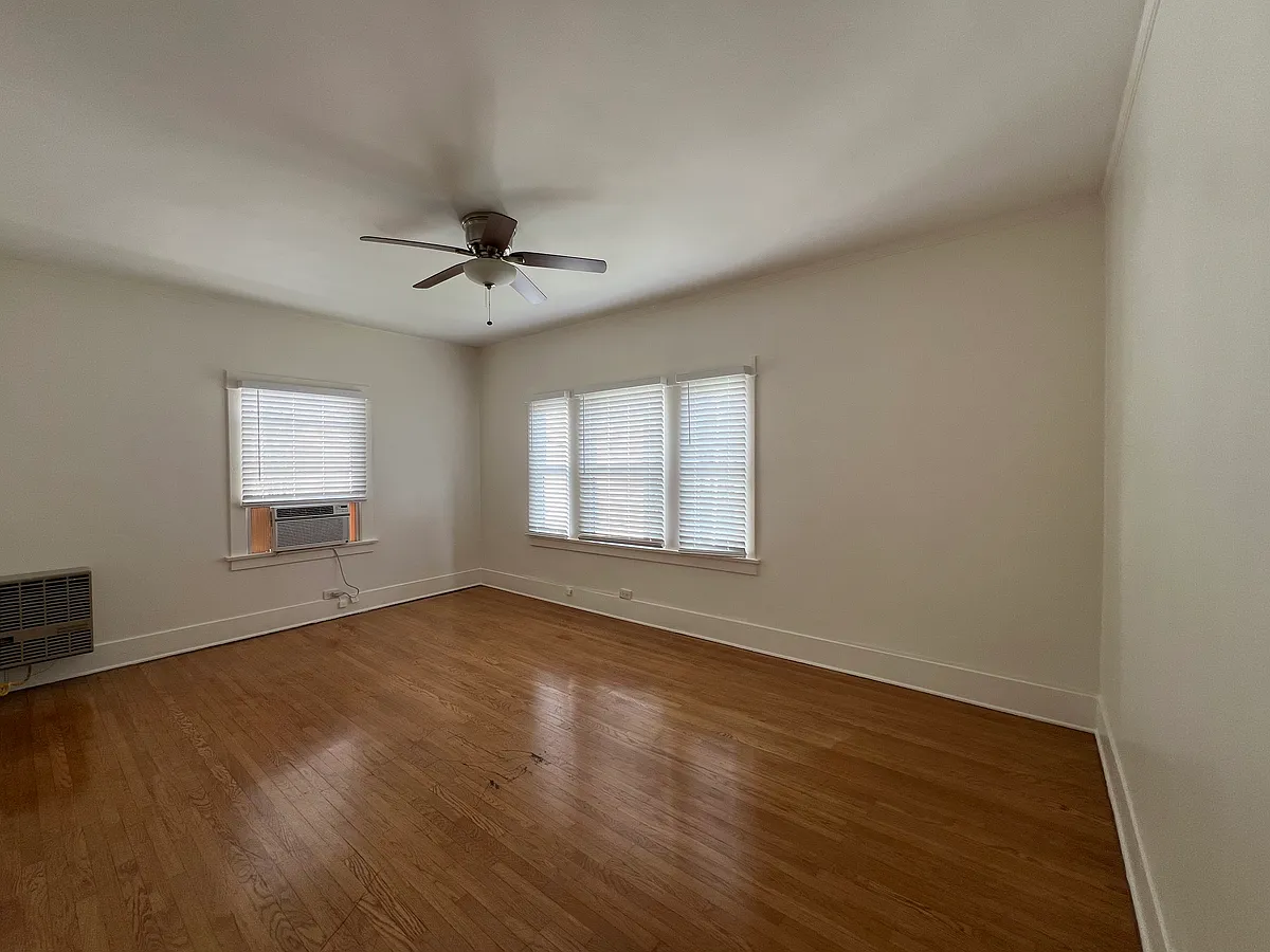 Building Photo - 1441 Edgecliffe Dr #28
