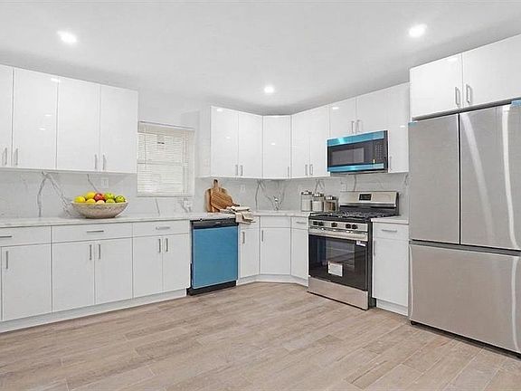 4th image of 1616 Hammersley Ave