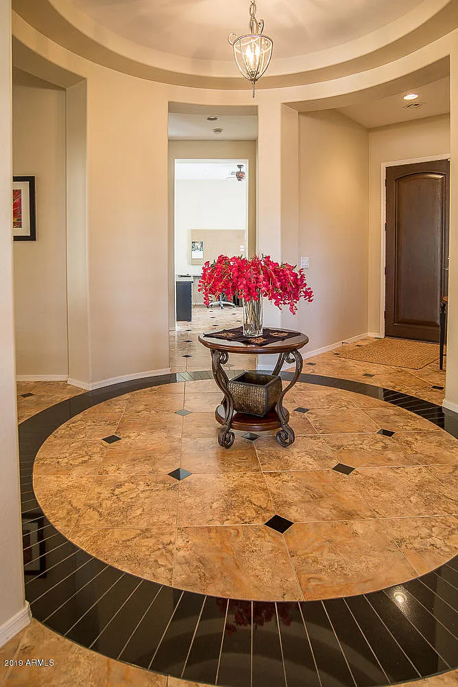3 bed, 2345 sqft, $2,650 — Photo 3